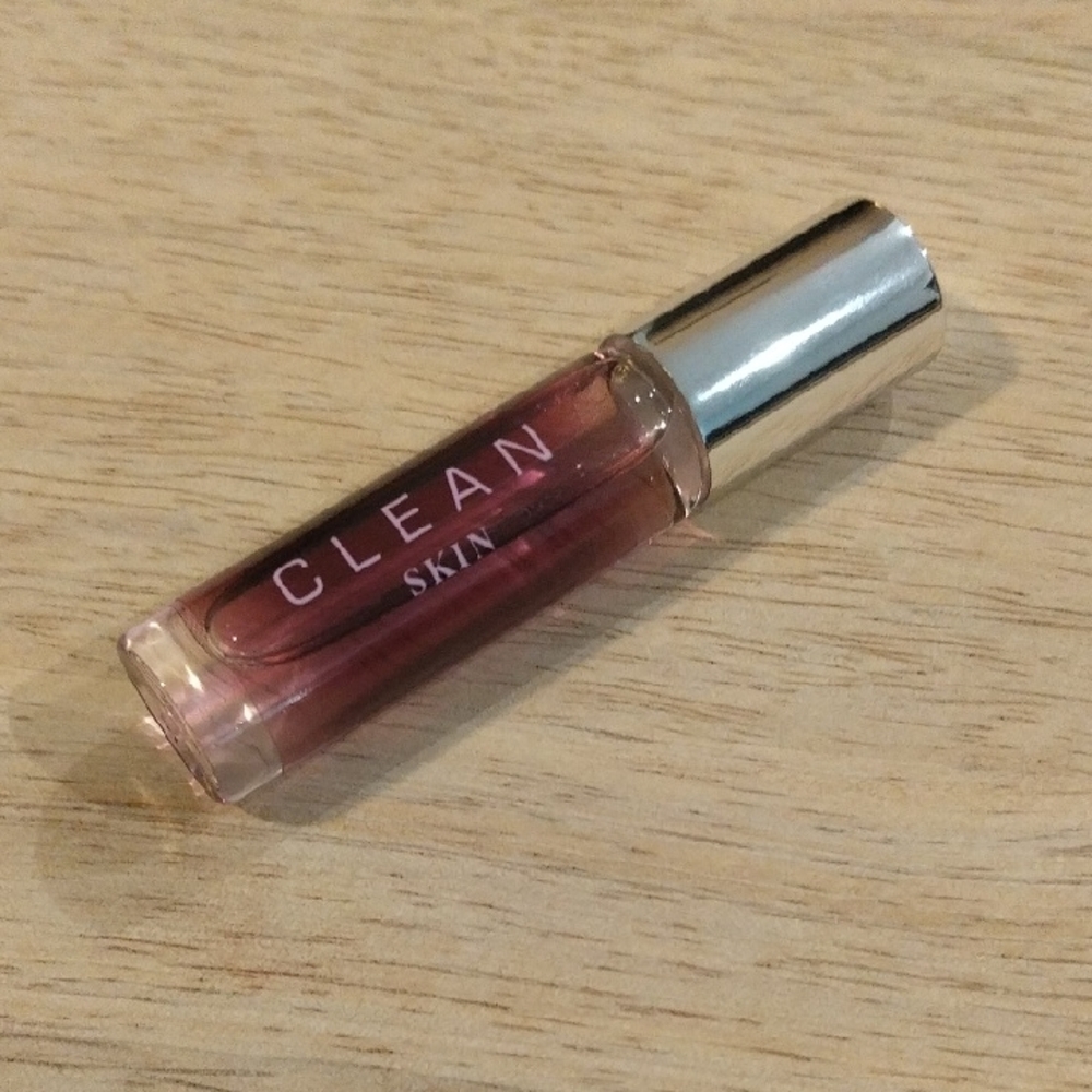 Clean - Skin Perfume Rollerball - Smells Amazing!